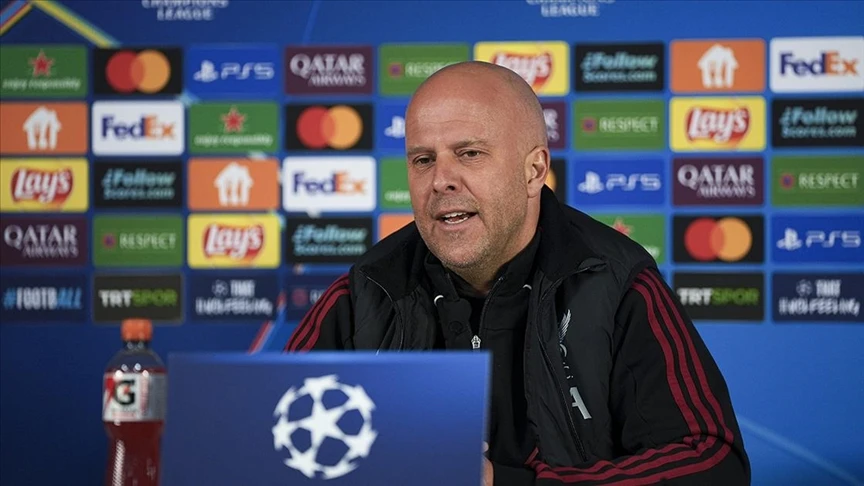 Liverpool Teknik Direktörü Slot: Galatasaray'ın ilerdeki üç oyuncusu da çok hızlı