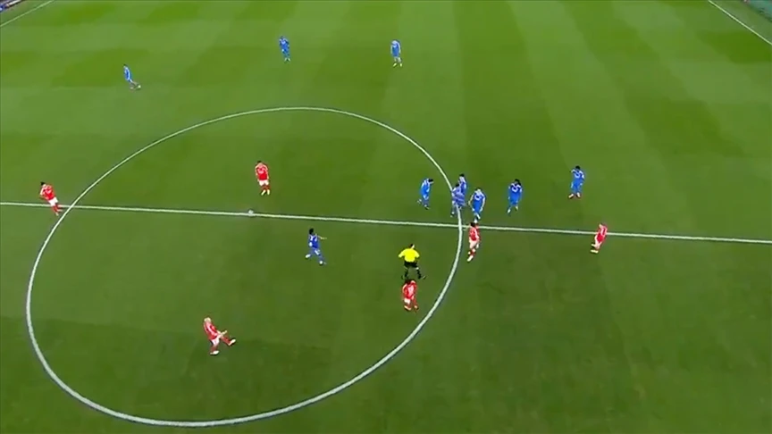 Benfica-Real Madrid maçı ırkçılık iddiasıyla 10 dakika durdu