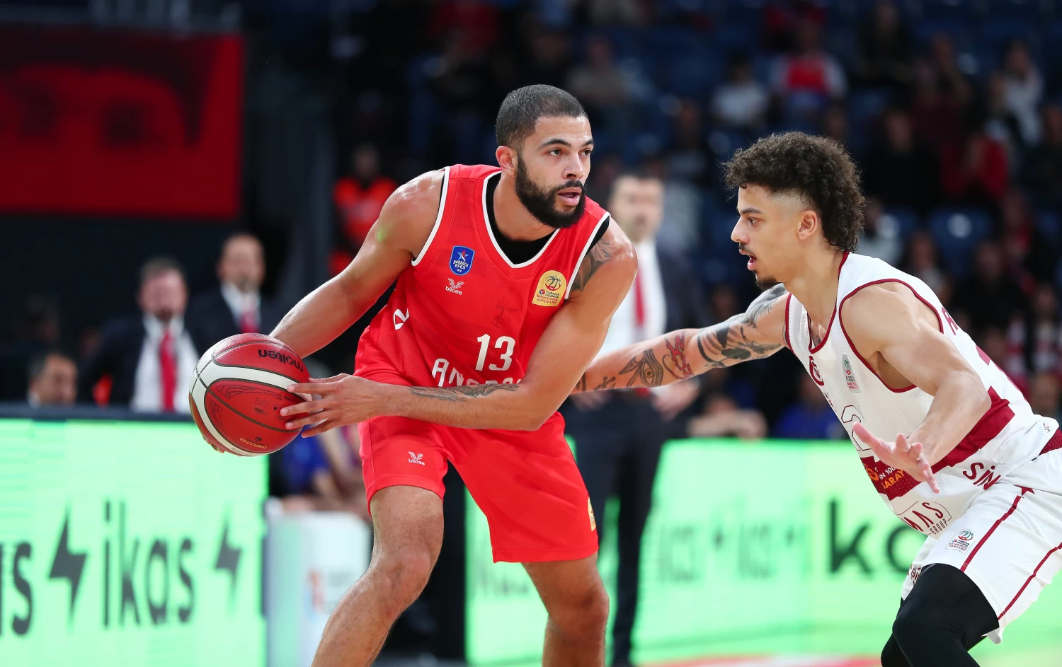 Anadolu Efes'in rakibi Bologna!