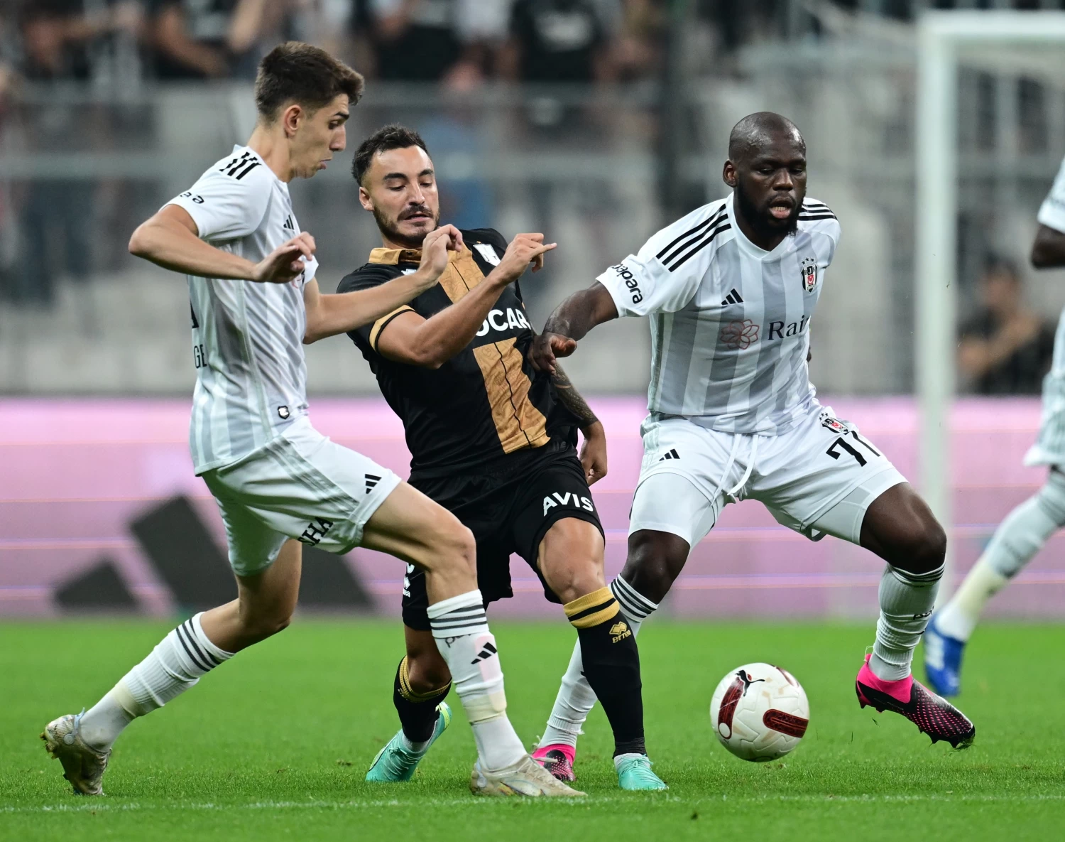 Beşiktaş, Avrupa'da 239. kez sahne alacak