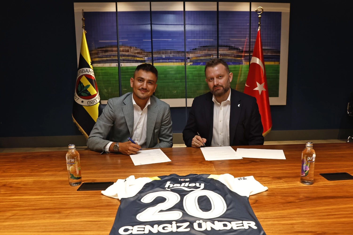 Fenerbahçe, Cengiz Ünder ile 4 yıllık sözleşme imzaladı