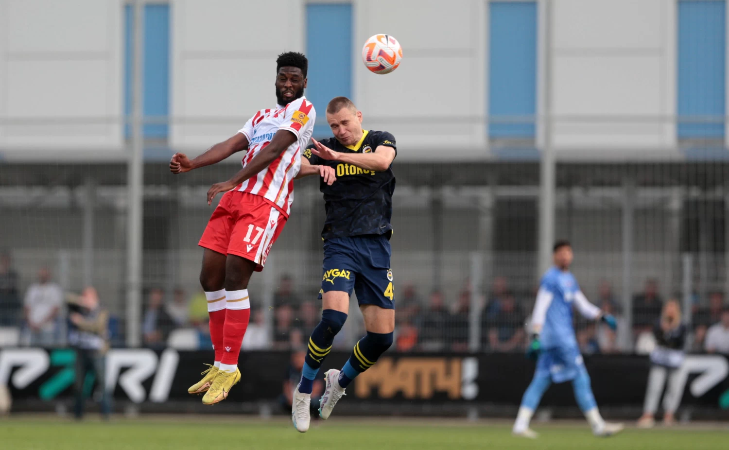 Fenerbahçe, Attila Szalai'ye transfer görüşmelerini ilerletmesi için izin verdi