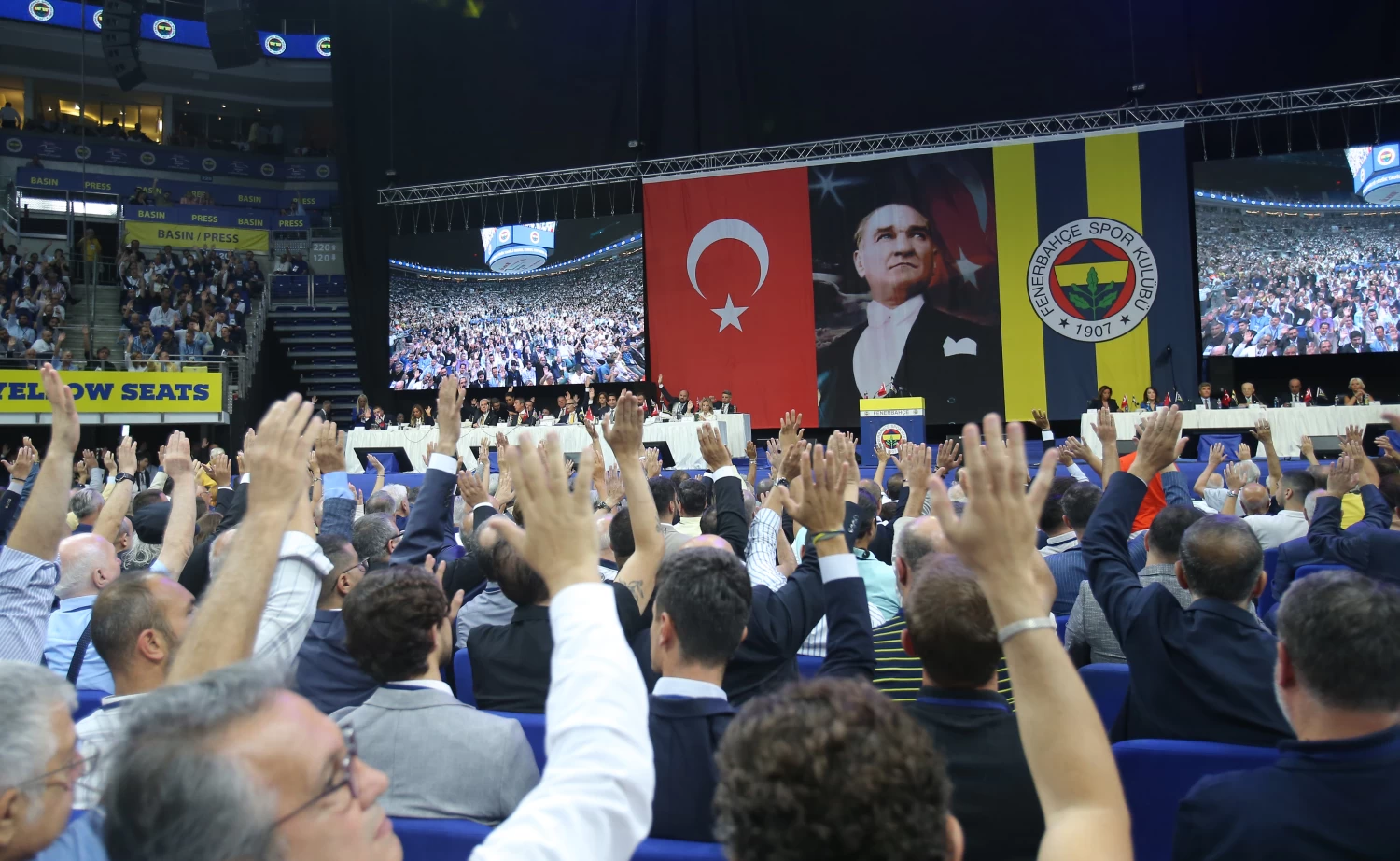 Fenerbahçe Kulübü’nde istifa eden üyelerin yeniden alınmamasına karar verildi