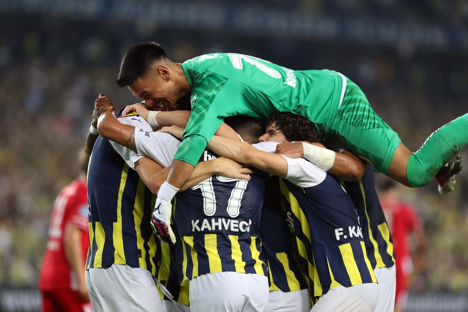 Fenerbahçe yoluna kayıpsız devam ediyor