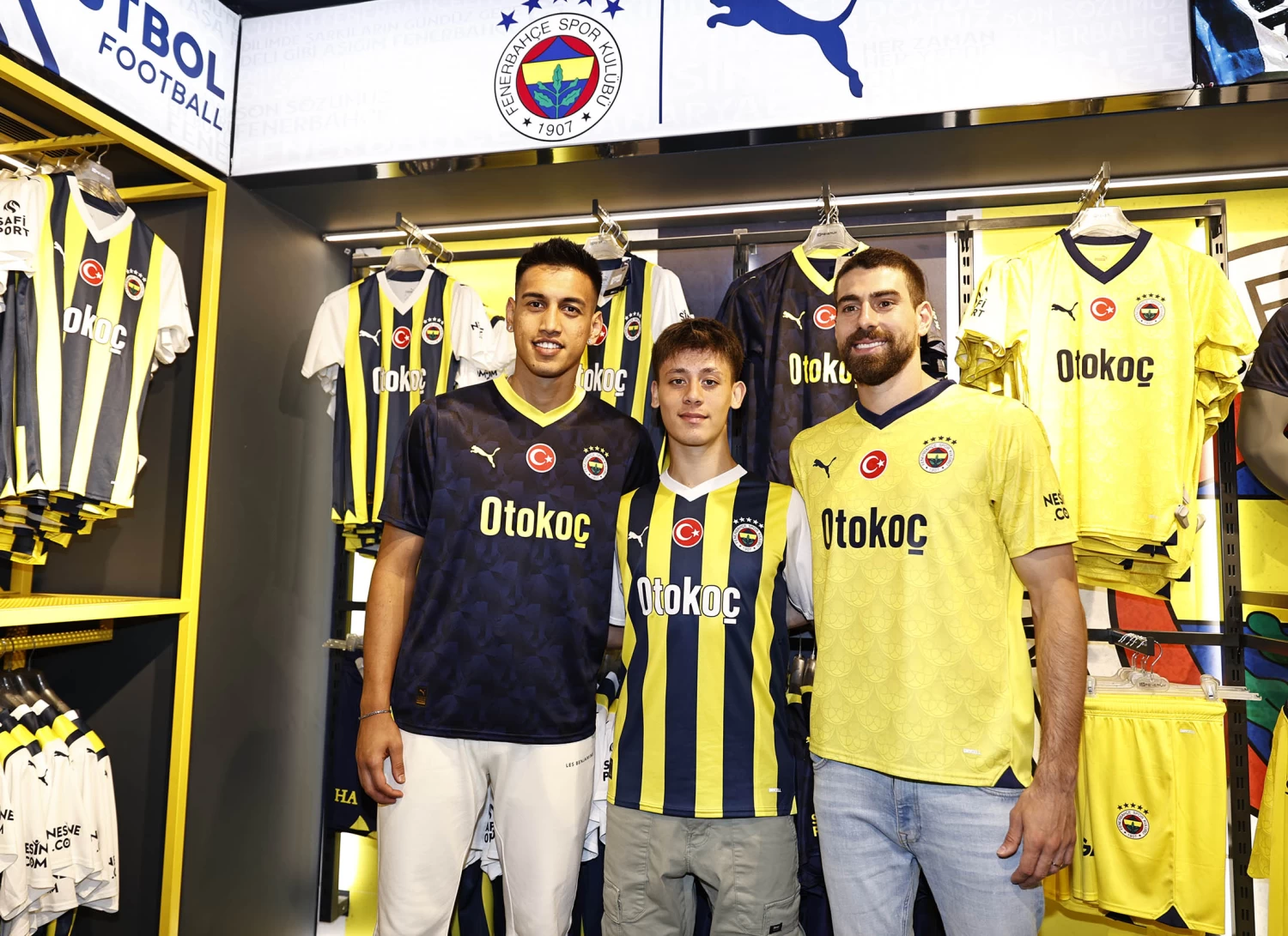Fenerbahçe'nin yeni sezon formaları tanıtıldı