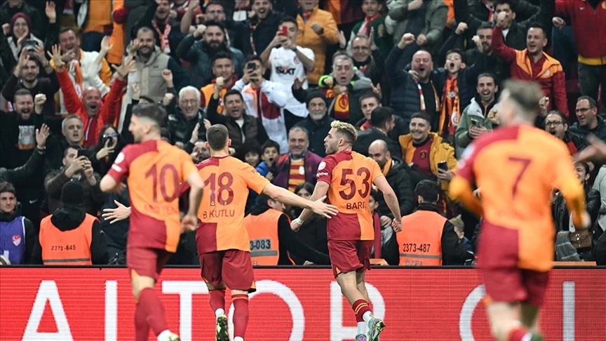 Galatasaray ara transfer dönemini rekorla geçirdi