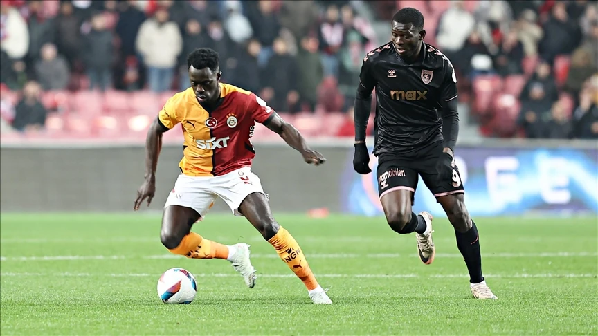 Lider Galatasaray, şampiyonluk yolunda kritik Samsunspor deplasmanından 3 puanla döndü