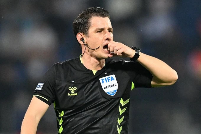 Hakem Halil Umut Meler, 2025 Mısır Süper Kupa Finali'ni yönetti