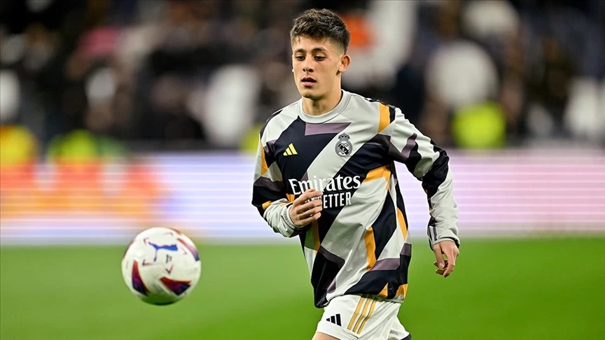 Real Madrid Teknik Direktörü Ancelotti, Arda Güler'e forma verebilir.