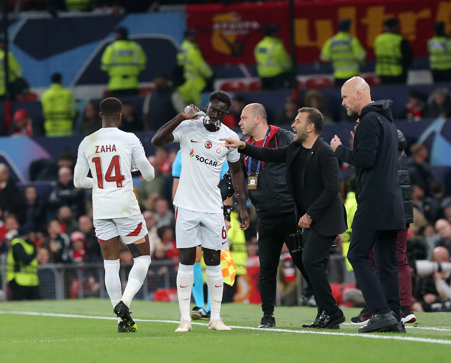 Okan Buruk: Manchester United'ı burada yenmek bizim için çok değerli