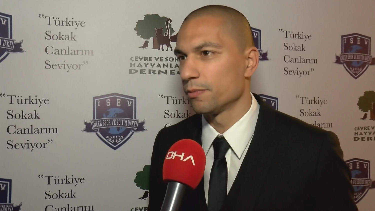 Gökhan İnler: Futbolu Beşiktaş'ta bırakacağım