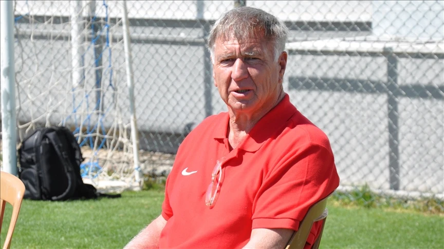 A Milli Futbol Takımı'nın eski teknik direktörlerinden Piontek, hayatını kaybetti