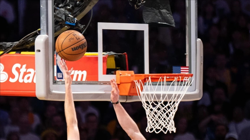 NBA konferans finalinde Pacers'ı 111-94 yenen Knicks seriyi 3-2'ye getirdi