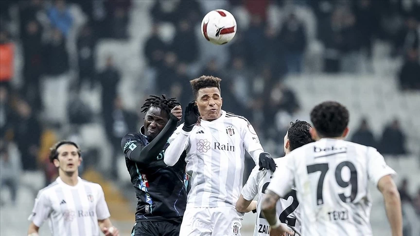 Beşiktaş, 10 kişi kalan Adana Demirspor ile yenişemedi