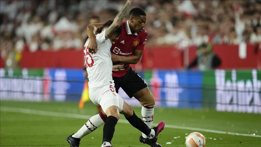 Manchester United'ın forveti Martial, 10 hafta sahalardan uzak kalacak