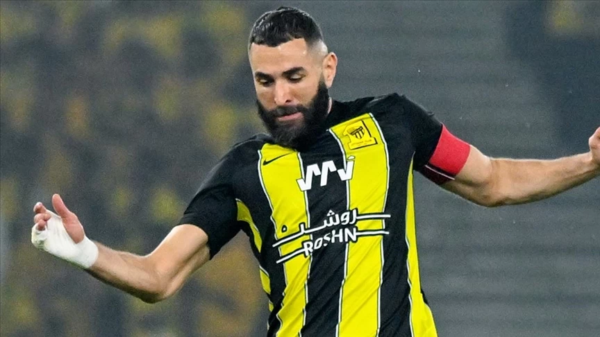 Fransız futbolcu Benzema, aşırı sağcı Zemmour hakkında "iftira" suçlamasıyla şikayette bulundu