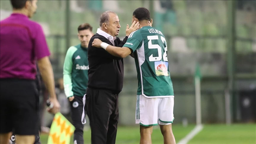 Fatih Terim, Panathinaikos'un başındaki ilk maçını kazandı