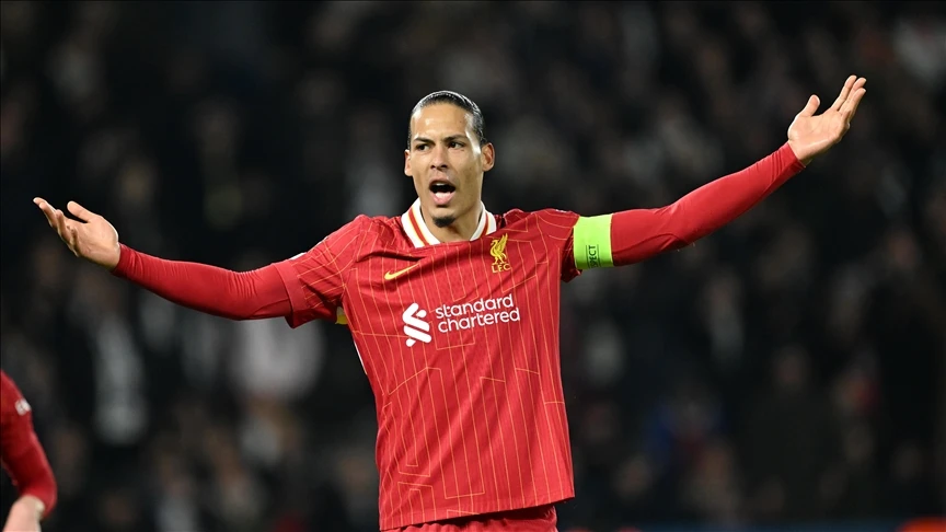Liverpool'da Virgil Van Dijk'in sözleşmesi 2027'ye kadar uzatıldı